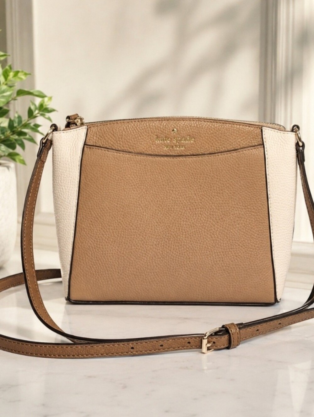 Kate Spade New York Two-Tone Crossbody Purse 🤎🤍